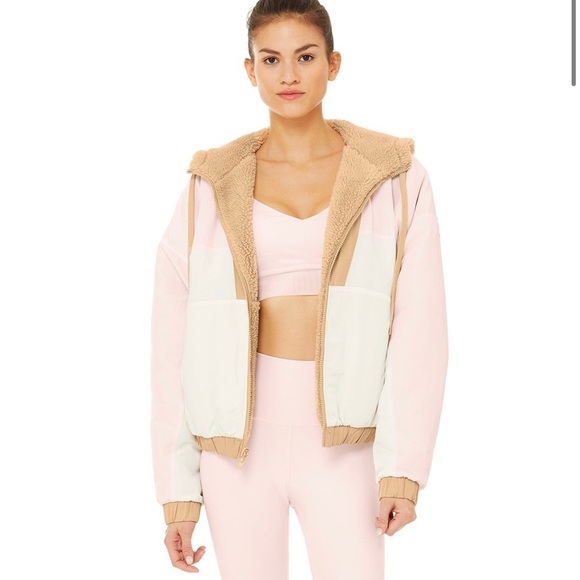 Alo Duality Reversible Sherpa Jacket - Picture 5 of 9